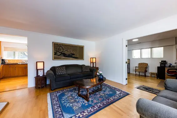 1140 Pinewood Crescent, North Vancouver For Sale - image 7