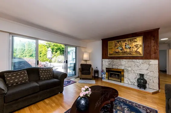 1140 Pinewood Crescent, North Vancouver For Sale - image 8