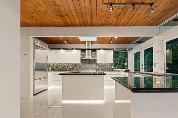 4514 Woodgreen Drive, West Vancouver For Sale - image 19