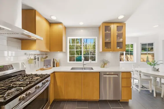 4063 Shone Road, North Vancouver For Sale - image 12