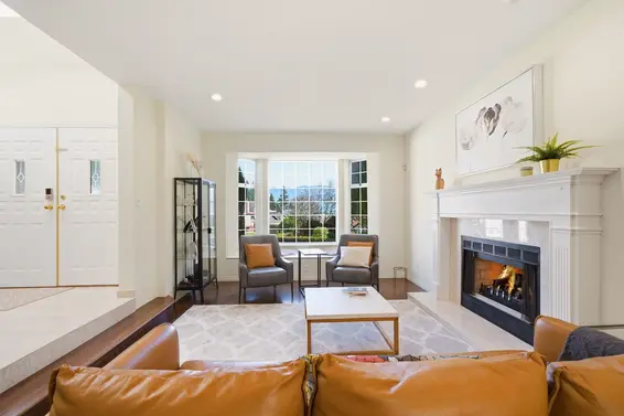 4063 Shone Road, North Vancouver For Sale - image 2