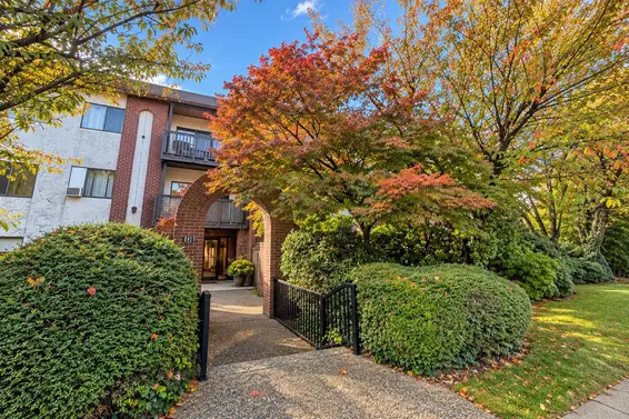 206 211 West 3rd Street, North Vancouver For Sale - image 9