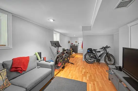 672 11th Street, West Vancouver For Sale - image 16