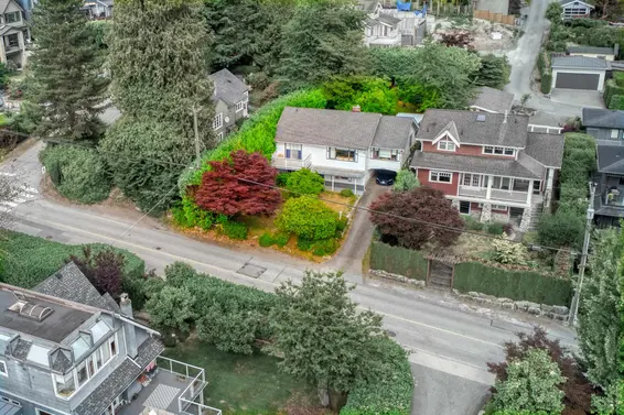 672 11th Street, West Vancouver For Sale - image 18