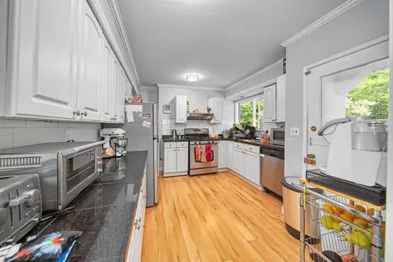 672 11th Street, West Vancouver For Sale - image 6