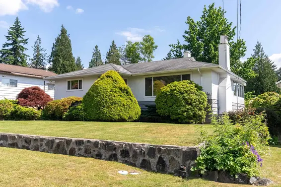 4097 Sunnycrest Drive, North Vancouver For Sale - image 2