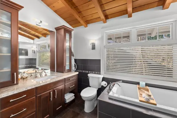 145 East Kensington Road, North Vancouver For Sale - image 26