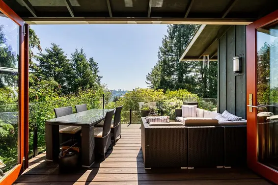 920 Adderley Street, North Vancouver For Sale - image 2