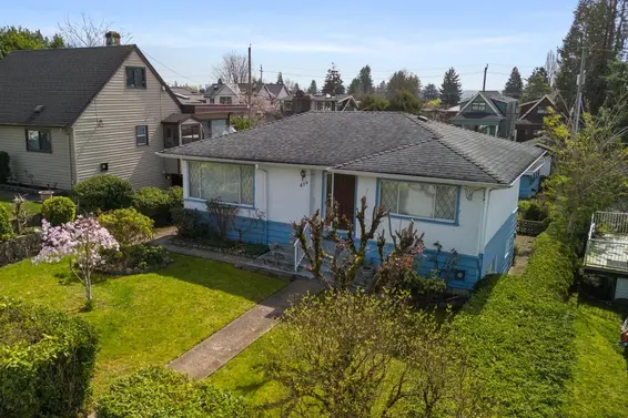 419 East 17th Street, North Vancouver For Sale - image 2
