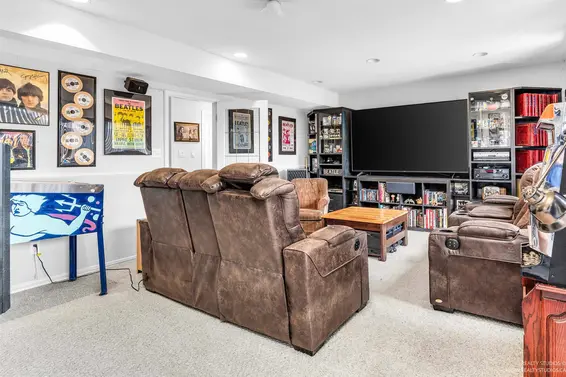 2990 Eddystone Crescent, North Vancouver For Sale - image 19