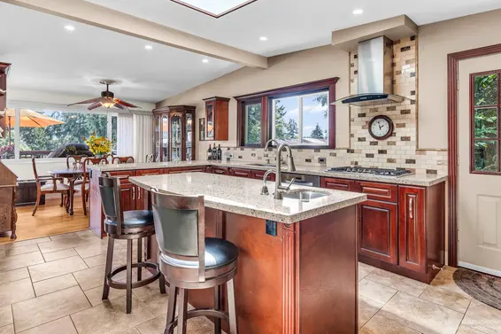 2990 Eddystone Crescent, North Vancouver For Sale - image 3