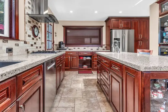 2990 Eddystone Crescent, North Vancouver For Sale - image 5