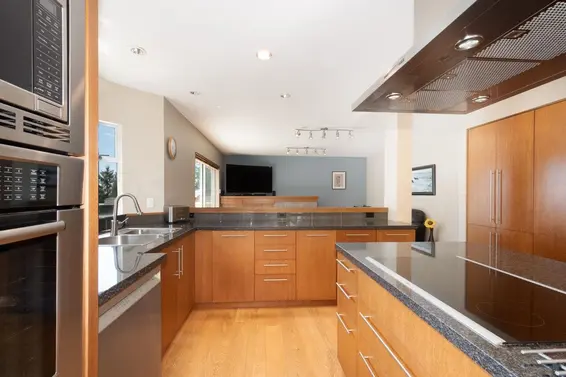 4895 Northwood Drive, West Vancouver For Sale - image 3