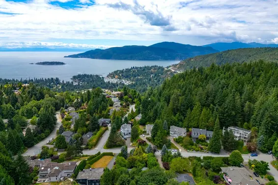 4895 Northwood Drive, West Vancouver For Sale - image 37