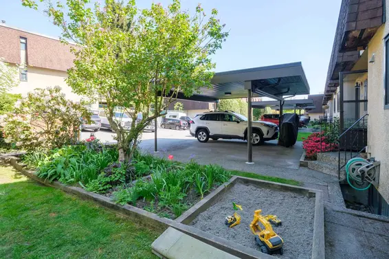 823 Old Lillooet Road, North Vancouver For Sale - image 2