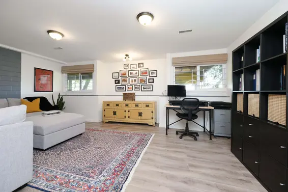 823 Old Lillooet Road, North Vancouver For Sale - image 30