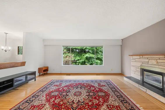 2086 Tompkins Crescent, North Vancouver For Sale - image 7