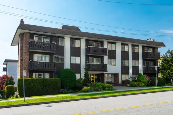 114 1345 Chesterfield Avenue, North Vancouver