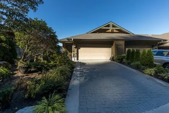 8677 Seascape Drive, West Vancouver