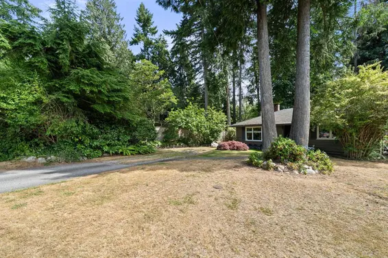 2010 Mackay Avenue, North Vancouver For Sale - image 30