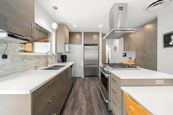 2010 Mackay Avenue, North Vancouver For Sale - image 8