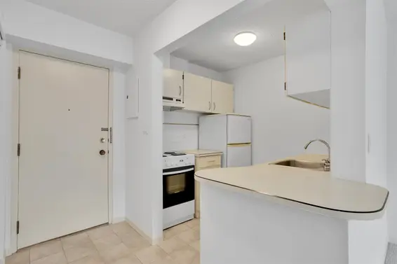 303 150 East 15th Street, North Vancouver For Sale - image 3