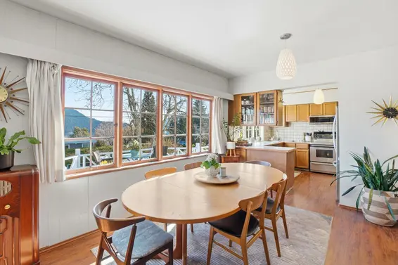 487 Roslyn Boulevard, North Vancouver For Sale - image 11