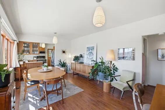 487 Roslyn Boulevard, North Vancouver For Sale - image 12