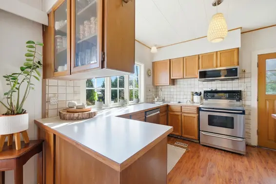 487 Roslyn Boulevard, North Vancouver For Sale - image 16