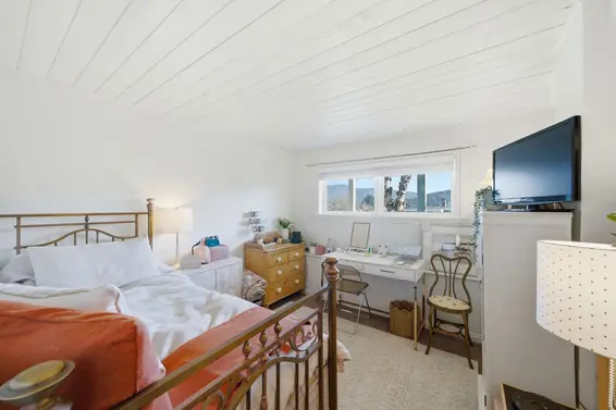 487 Roslyn Boulevard, North Vancouver For Sale - image 23