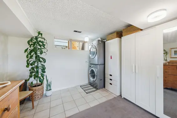 487 Roslyn Boulevard, North Vancouver For Sale - image 25