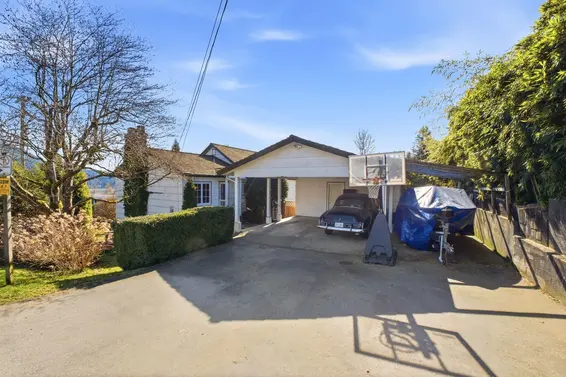 487 Roslyn Boulevard, North Vancouver For Sale - image 26