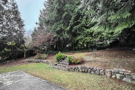 111 Bonnymuir Drive, West Vancouver For Sale - image 30