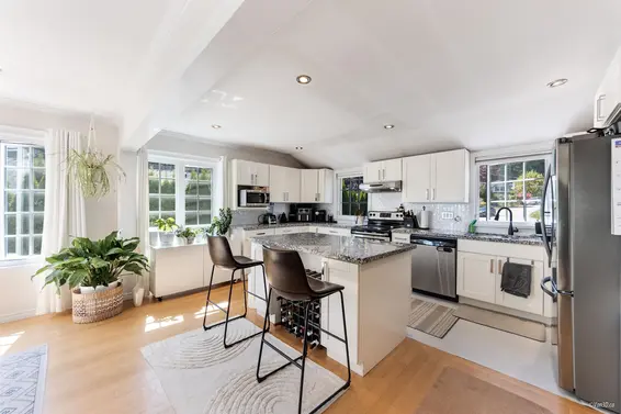 91 Deep Dene Place, West Vancouver For Sale - image 5