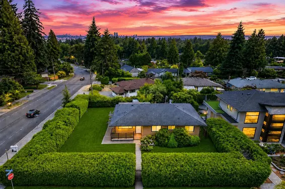 799 Donegal Place, North Vancouver For Sale - image 1