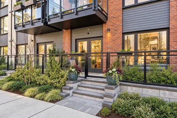 142 545 East 2nd Street, North Vancouver