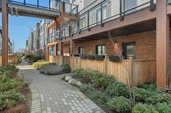 142 545 East 2nd Street, North Vancouver For Sale - image 17