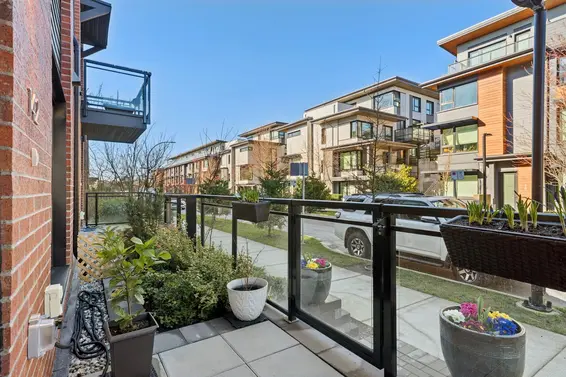 142 545 East 2nd Street, North Vancouver For Sale - image 3