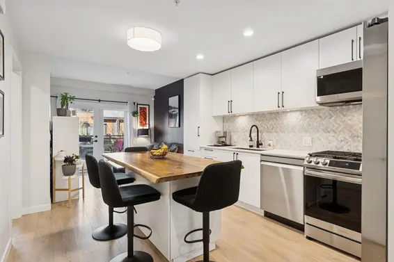 142 545 East 2nd Street, North Vancouver For Sale - image 4
