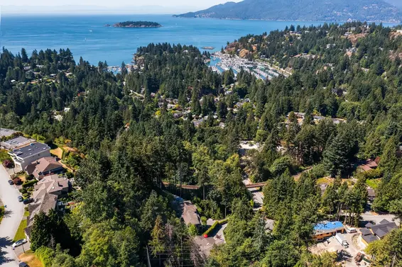 5671 Westport Road, West Vancouver For Sale - image 40