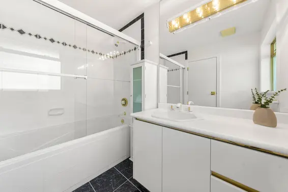 4406 Woodpark Road, West Vancouver For Sale - image 33