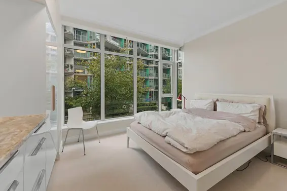 211 185 Victory Ship Way, North Vancouver For Sale - image 19