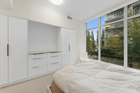 211 185 Victory Ship Way, North Vancouver For Sale - image 23