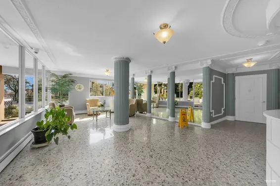 404 1930 Marine Drive, West Vancouver For Sale - image 2