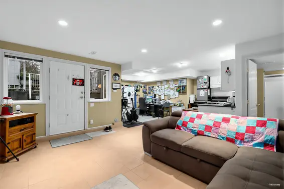 2244 Edgemont Boulevard, North Vancouver For Sale - image 23