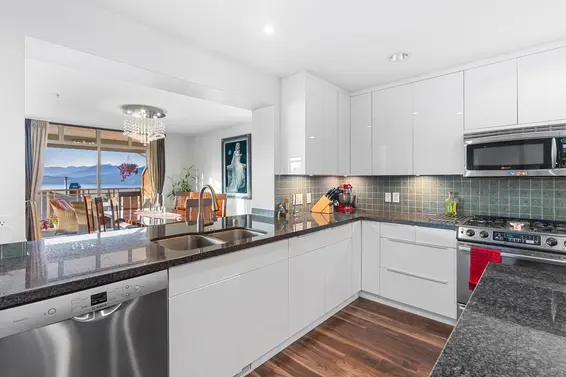 8534 Seascape Court, West Vancouver For Sale - image 14