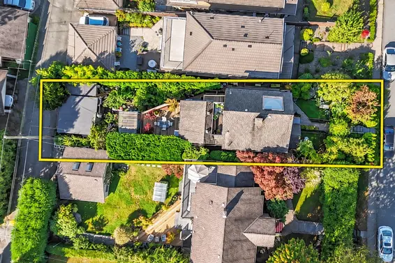 319 East 27th Street, North Vancouver For Sale - image 2