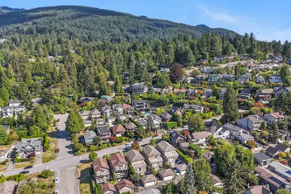 319 East 27th Street, North Vancouver For Sale - image 6