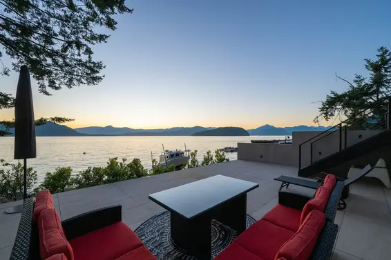 8885 Lawrence Way, West Vancouver For Sale - image 31