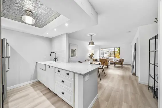 101 210 West 2nd Street, North Vancouver For Sale - image 2